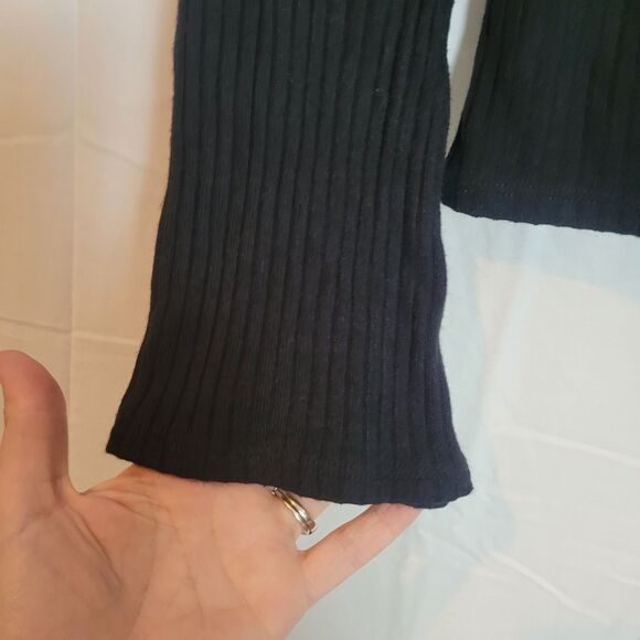 Reformation Gellar Ribbed Knit Top Women's Medium M Black Button Up Bell Sleeve - Picture 5 of 8